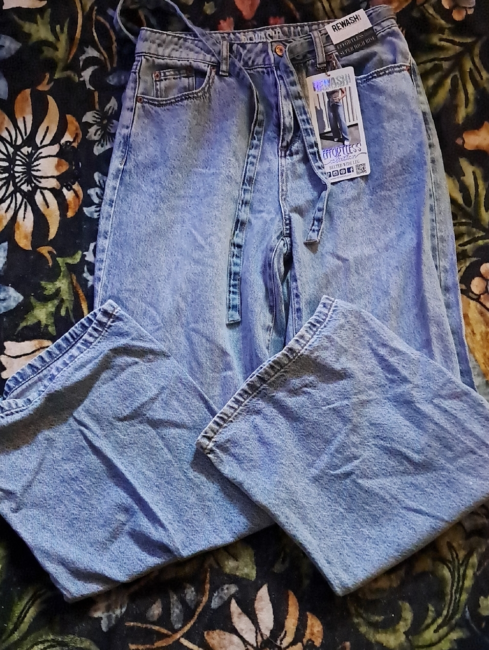 Rewash Light Blue High-Rise Mom Jeans with Tie Belt